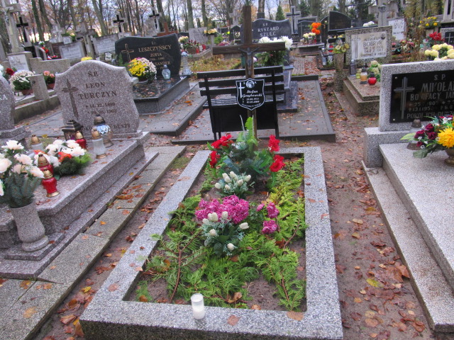 Grób ANIELA GRZYBOWSKA