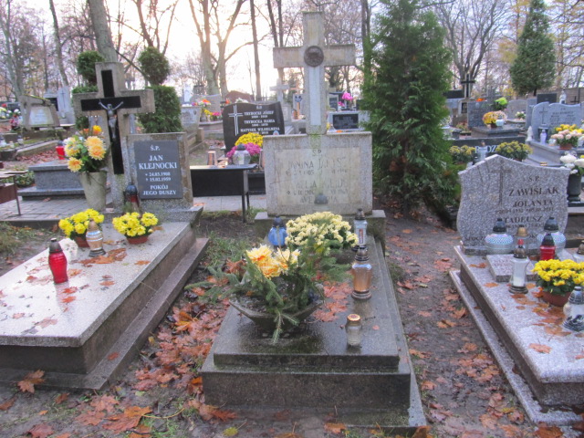 Grób JANINA JARYST