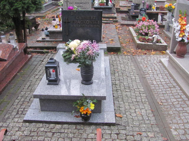 Grób Kazimierz Frąckowski