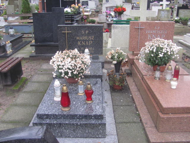 Grób MARIUSZ KNAP