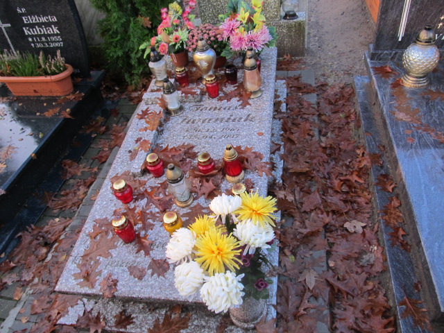 Grób TOMASZ IWANIAK