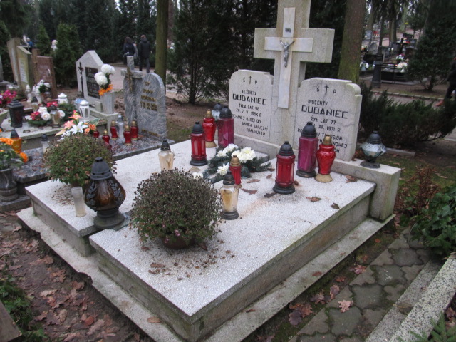 Grób WINCENTY DUDANIEC
