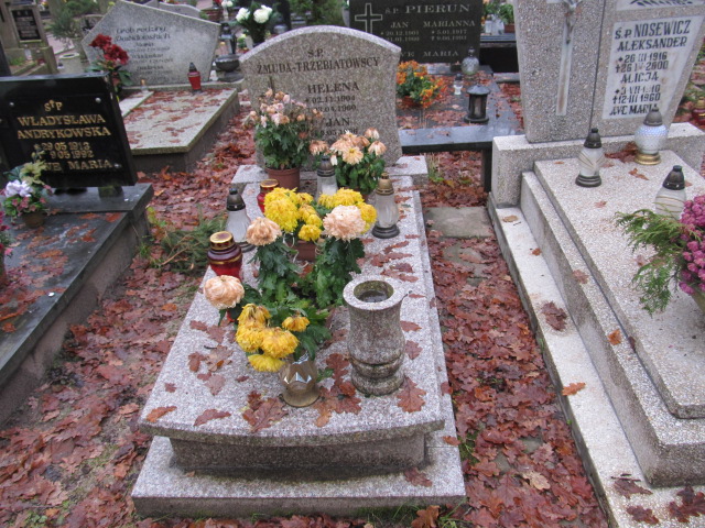 Grób HELENA ŻMUDA TRZEBIATOWSKA