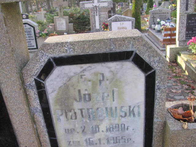 Józef PIOTROWSKI 1890 Słupsk - Grobonet - Wyszukiwarka osób pochowanych