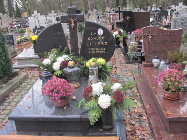 Grób MARIA CIELESZ
