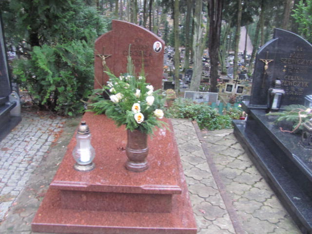 Grób IRENA OSÓBKA