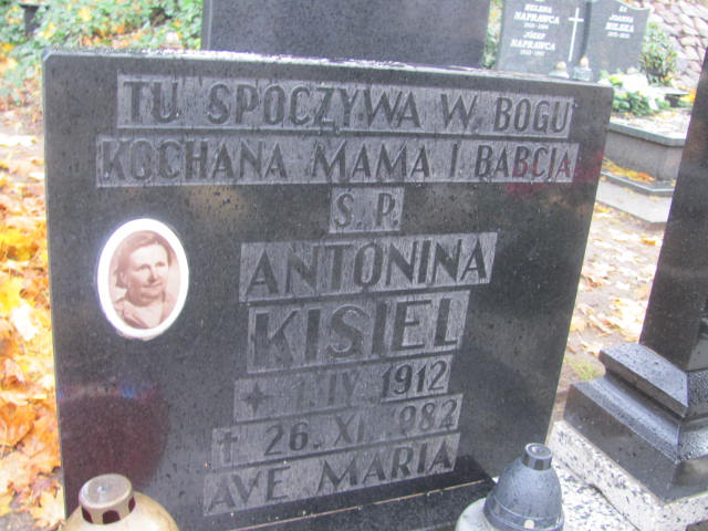 Antonina Kisiel 1912 Słupsk - Grobonet - Wyszukiwarka osób pochowanych