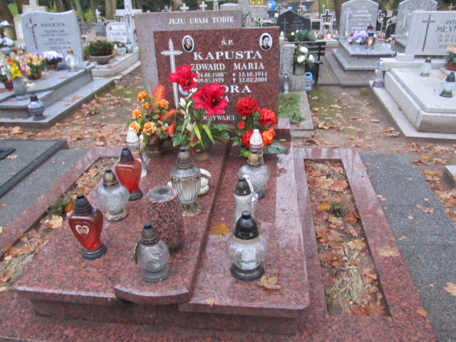 Grób KAZIMIERZ MORA