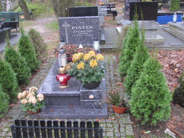 Grób FRANCISZKA PIĄTEK