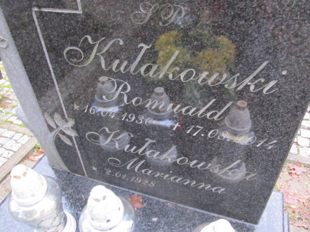 Romuald KUŁAKOWSKI 1930 Słupsk - Grobonet - Wyszukiwarka osób pochowanych