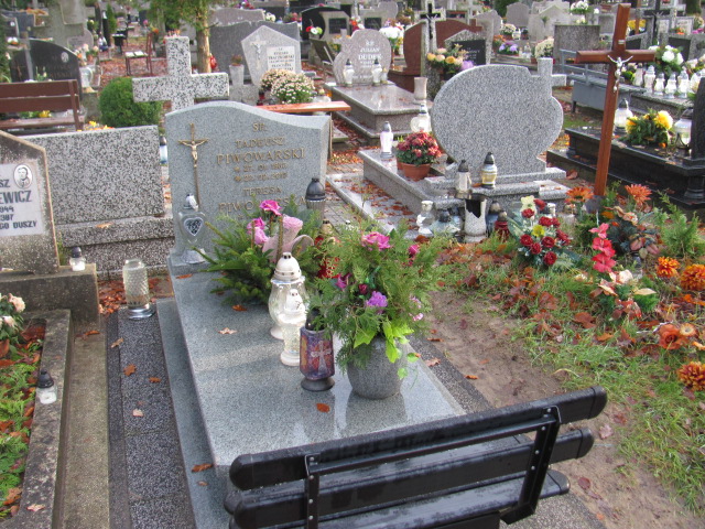 Grób TERESA PIWOWARSKA