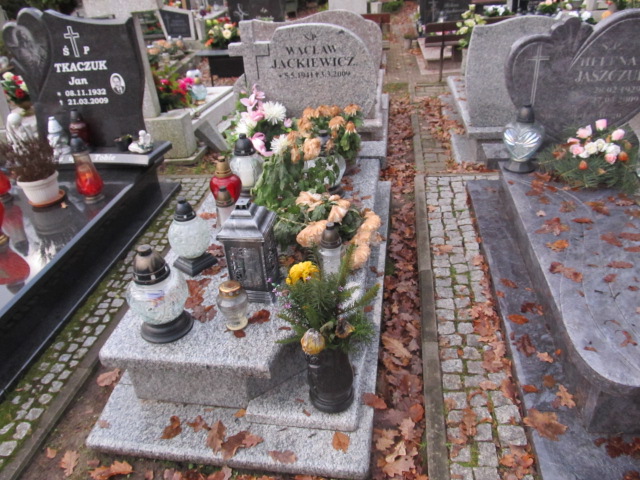 Grób WACŁAW JACKIEWICZ