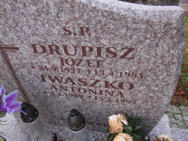 Antonina IWASZKO 1909 Słupsk - Grobonet - Wyszukiwarka osób pochowanych