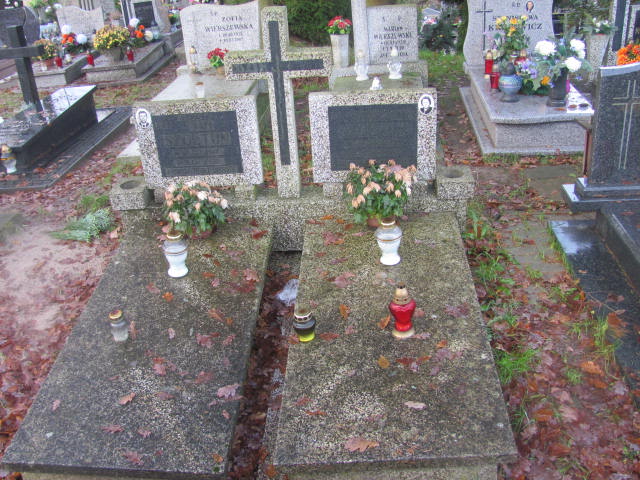 Grób ADAM  SZOŁTUN