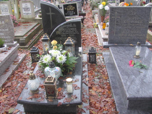 Grób WERONIKA PAKUŁA