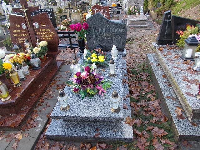 Grób JÓZEF PIOTROWSKI