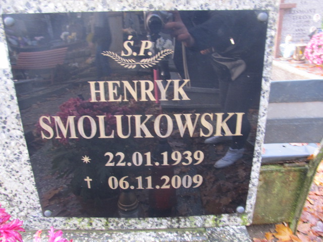 Dariusz SMOLUKOWSKI 1957 Słupsk - Grobonet - Wyszukiwarka osób pochowanych