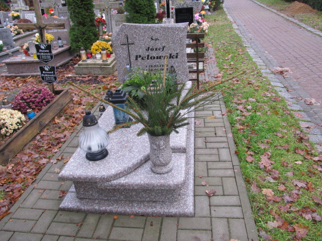 Grób JÓZEF PELOWSKI