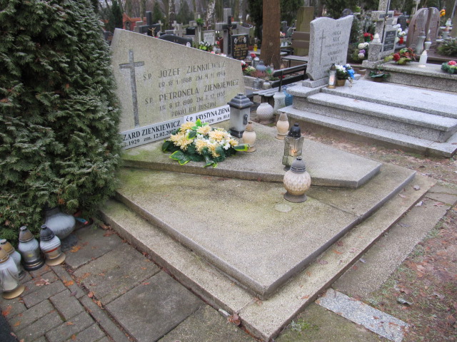 Grób KRYSTYNA ZIENKIEWICZ