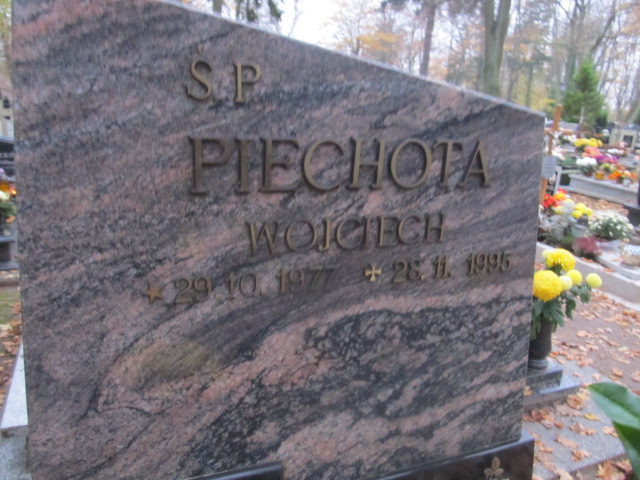 Irena PIECHOTA 1951 Słupsk - Grobonet - Wyszukiwarka osób pochowanych