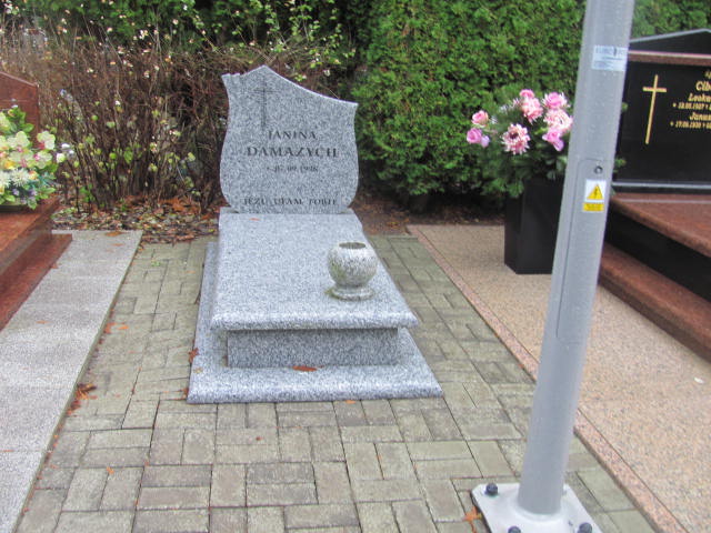 Grób JANINA DAMAZYCH