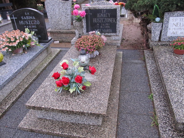 Grób IGNACY HUSZCZONEK
