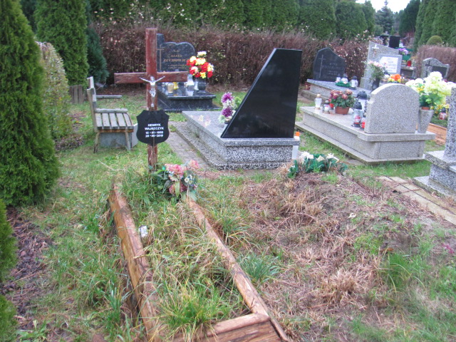 Grób HENRYK WAJSZCZYK