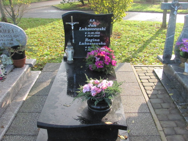 Grób REGINA ŁUKASZEWSKA